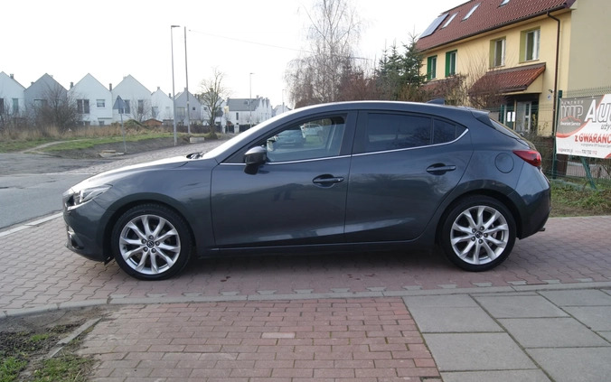 Mazda 3 cena 51900 przebieg: 105000, rok produkcji 2017 z Szczecin małe 781